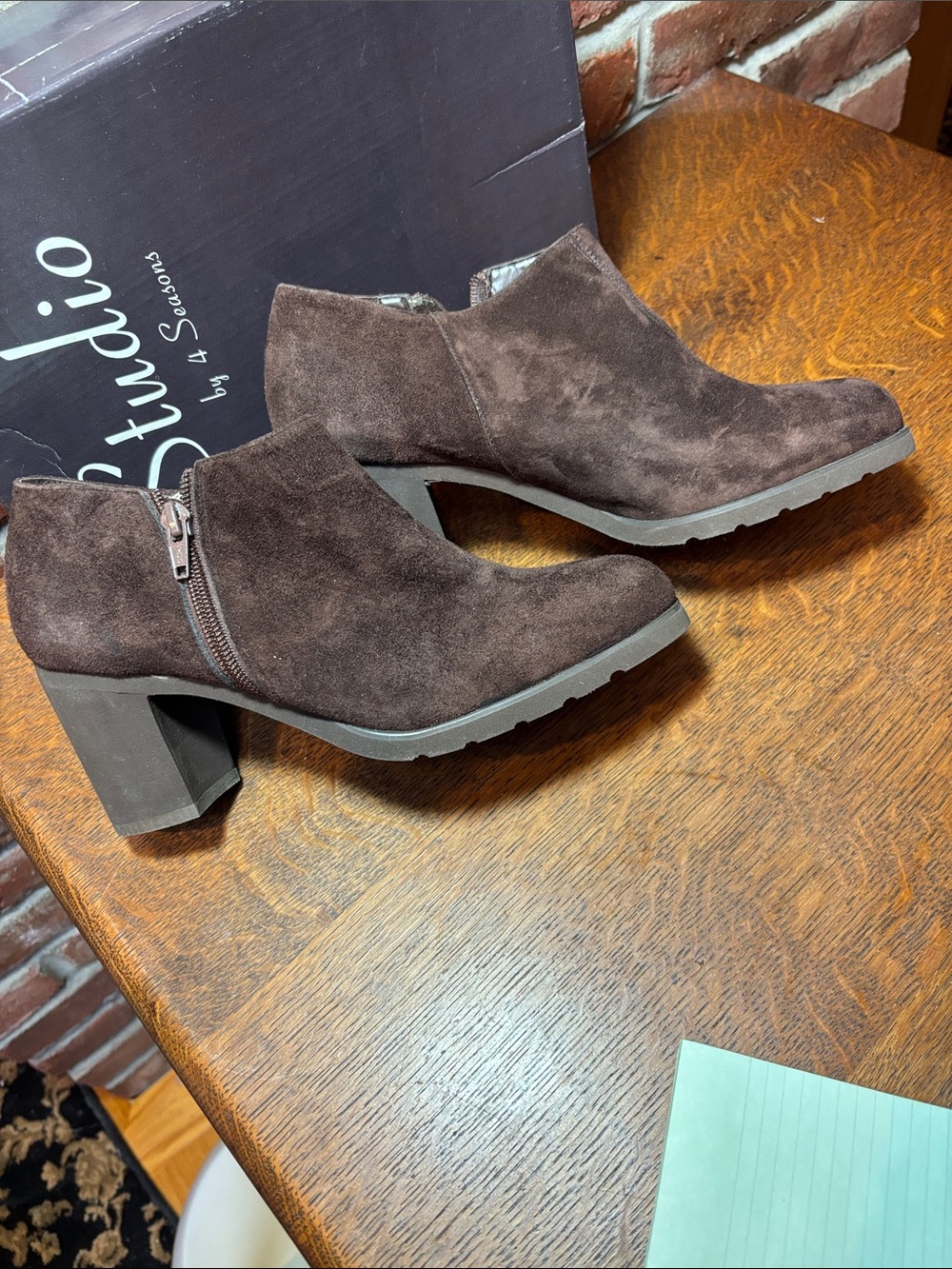 Andre Assous Dark Brown Suede Block Heel Ankle Booties size 7 1/2 B